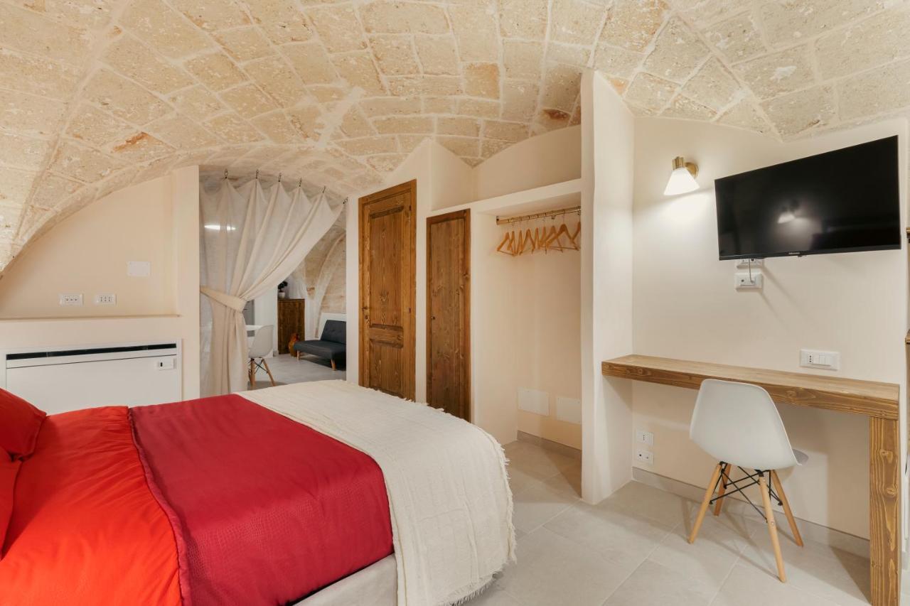 Exclusive - Suite Spa Con Idromassaggio Jacuzzi Фазано Екстериор снимка
